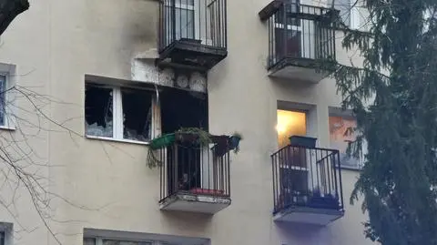 Pożar na Żoliborzu. "Płomienie wychodziły przez balkon"