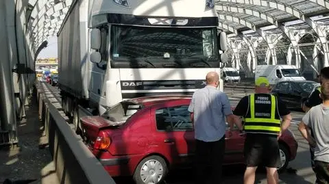 S8: tir zderzył się z autem osobowym