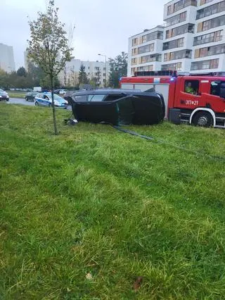 Kierowca wjechał w słup na Ursynowie 