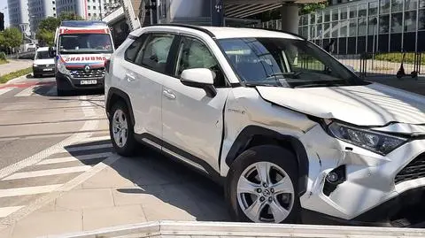 Na Marynarskiej auto zderzyło się z tramwajem