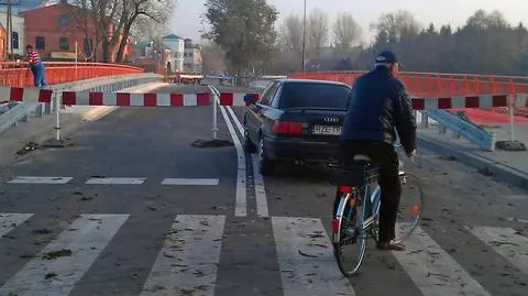 Jak nie pogoda, to procedury. Nowy most wciąż zamknięty
