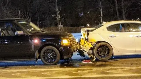 Zderzenie land rovera z maserati w alei Prymasa Tysiąclecia