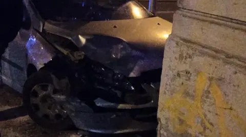 Niedzielny wieczór na praskich ulicach. Potrącenie pieszej, pijany kierowca 