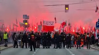 Marsz narodowców w centrum Warszawy 