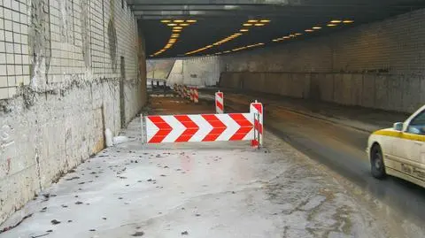Zamknęli pas, bo... leży na nim lód