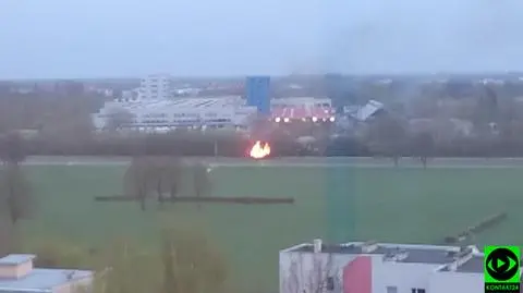 Na Służewcu paliły się krzaki i śmieci