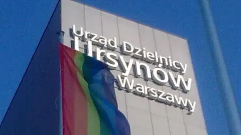 Tęczowa flaga nad Ursynowem