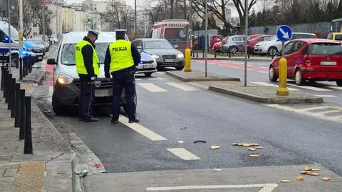 Potrącenie pieszej na przejściu dla pieszych. "Trafiła do szpitala"