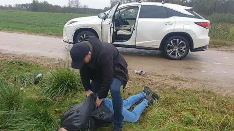 Wpadł w policyjną zasadzkę, nie chciał wysiąść z kradzionego samochodu