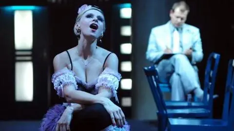 Striptizerki zabawiają się z aniołem w zaświatach