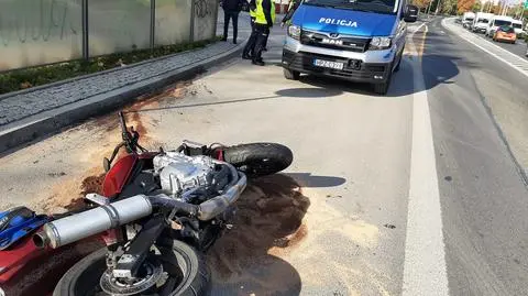 Wisłostrada w korku. Zderzenie auta z motocyklem 