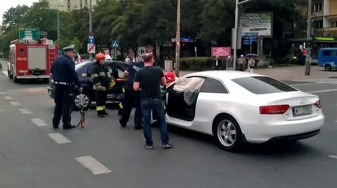 Zderzenie audi z taksówką. 3 osoby ranne 