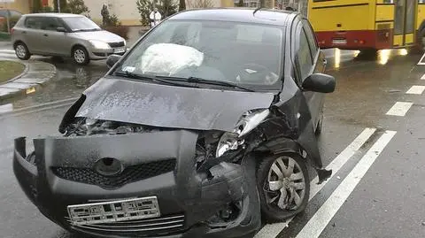 Opel zderzył się z toyotą