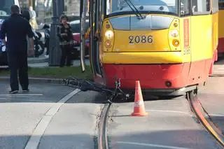 Potrącenie rowerzystki przez tramwaj