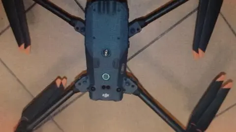 Dron sprawdzał szczelność izolacji w bloku. Jeden z mieszkańców zaczął do niego strzelać 