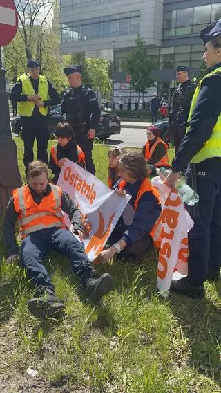 Protest Ostatniego Pokolenia w centrum Warszawy