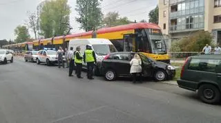 Zderzenie tramwaju z samochodem