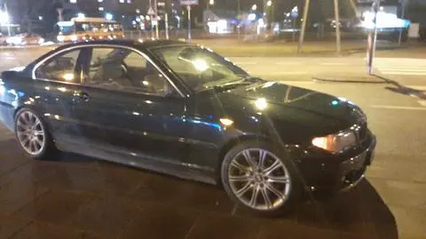 Potrącenie pieszego na Bemowie. Policja: przechodził na czerwonym