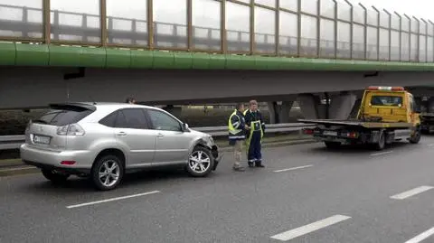 Malajkat rozbił lexusa na Siekierkowskiej. Kolizja 4 aut