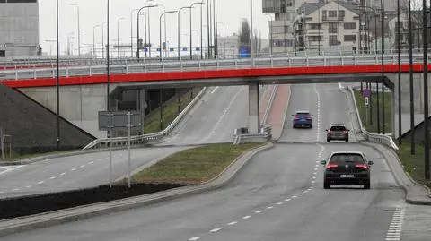 Długo wyczekiwane 130 metrów drogi. Od rana Branickiego łączy dwie dzielnice 