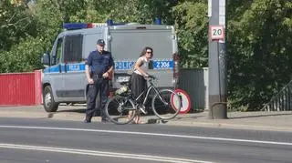 Służby za wcześnie zablokowały most