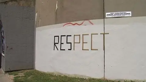 Kolejarze zamalowali "Tęsknię"  Betlejewski dokleił "Respect"