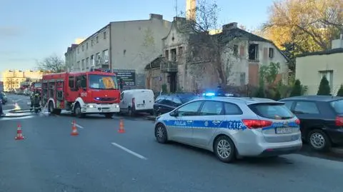 Pożar w pustostanie na Woli. "Nie żyje mężczyzna"