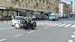 Wypadek z udziałem motocyklisty na Kruczej