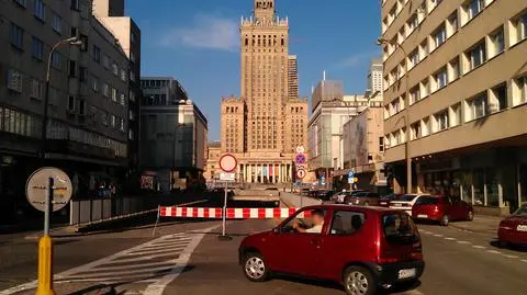 Zamknęli tunel pod Marszałkowską. Kierowcy i tak jeżdżą