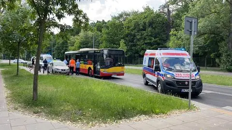 Autobus gwałtownie zahamował, pasażerka trafiła do szpitala