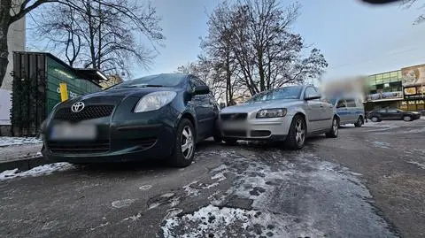 Wjechał w zaparkowany samochód, miał ponad dwa promile