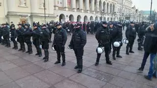 Manifestacja na Placu Zamkowym