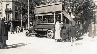 Pierwsza linia autobusowa kursowała z placu Zamkowego