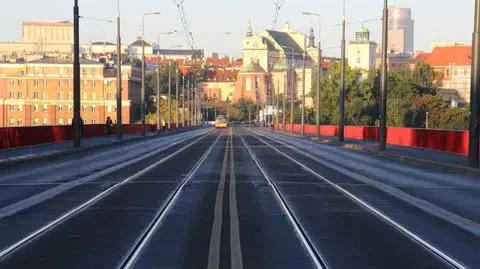 "Pasażerowie mogliby wpadać pod auta". Śląsko-Dąbrowski zamknięty