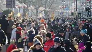 Tłumy na Trakcie Królewskim