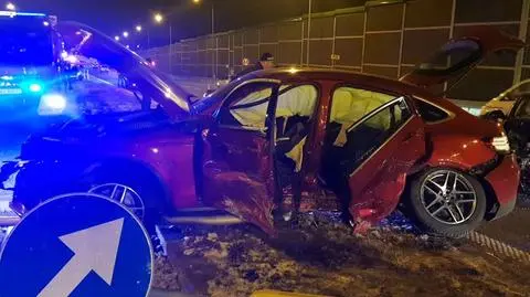 Wypadek nad autostradą A2. Jedna osoba w szpitalu