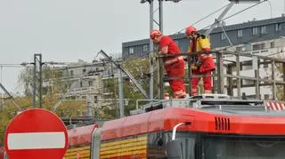 Zerwana trakcja tramwajowa