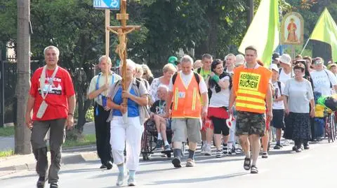 Pielgrzymi ruszyli. 290 kilometrów na Jasną Górę