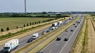 Pożar auta dostawczego na A2