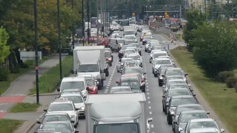 Zrezygnowali z jazdy autem. Pierwsze, co zauważyli, to więcej pieniędzy na koncie