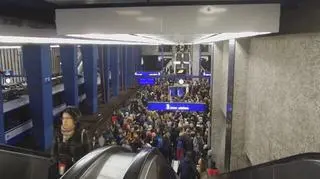 Tłumy na stacji Warszawa Centralna 