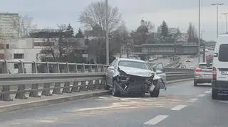 Kolizja na zjeździe z Trasy Siekierkowskiej