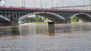 Poziom Wisły przy moście Poniatowskiego