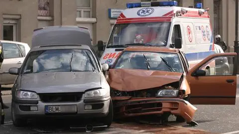 Wypadek na Radzymińskiej. Kobieta z dzieckiem w szpitalu