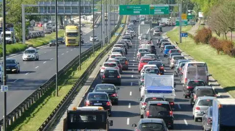 Motocyklista uderzył w cysternę na rondzie Zesłańców Syberyjskich