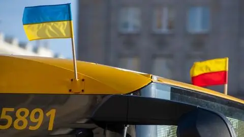 Darmowa komunikacja i kolej dla obywateli Ukrainy. "Sława Ukrainie!" na Lotnisku Chopina 