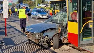 Zderzenie auta osobowego i autobusu przy Dworcu Zachodnim