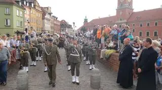 Pielgrzymi idą na Jasną Górę