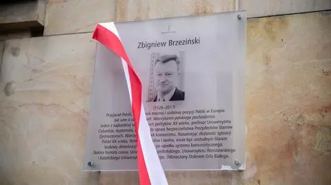 Zbigniew Brzeziński patronem pasażu. "Były dwie sprawy, które zawsze go poruszały: rodzina i Polska"