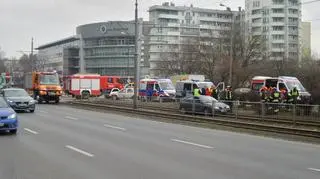 Samochód zablokował torowisko na Grójeckiej